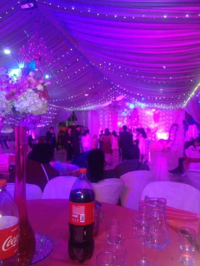 Salón de Eventos Versalles - Restaurantes, Locales para Eventos - San Jerónimo - Cusco - San Jerónimo — Pueblo o villa (capital)
