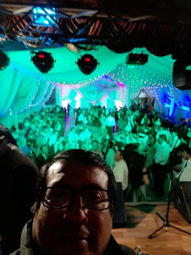 Salón de Eventos Versalles - Restaurantes, Locales para Eventos - San Jerónimo - Cusco - San Jerónimo — Pueblo o villa (capital)