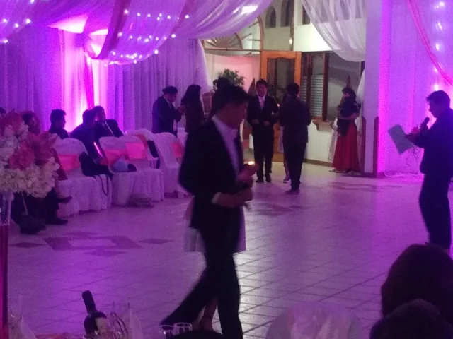 Salón de Eventos Versalles - Restaurantes, Locales para Eventos - San Jerónimo - Cusco - San Jerónimo — Pueblo o villa (capital)